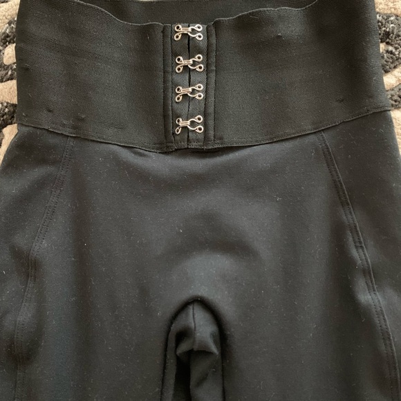 bombshell sportswear - Picture 2 of 5